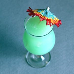 Hpnotiq Breeze Tropical Drink Recipe | Hpnotiq Tropical Cocktail Recipes Easy to Make