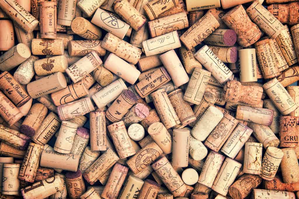 Guide to The Main Types of Wine Corks | Winetraveler.com