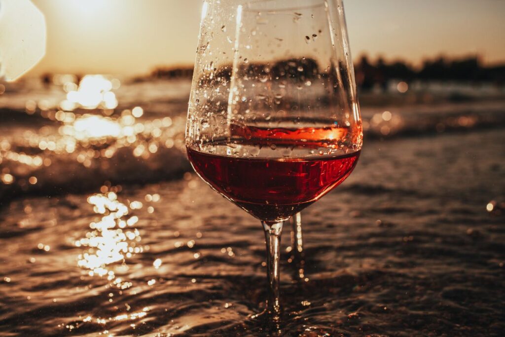 "Tears of Wine" "Wine Legs" Explanation | Gibbs Marangoni Effect | Winetraveler.com