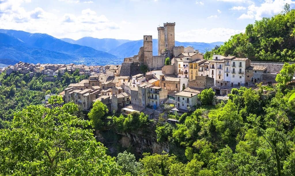 Wine Fountain in Italy | Dora Sarchese Wine Fountain in Abruzzo | Winetraveler.com