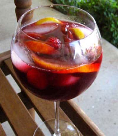 Raspberry Peach Sangria | Red Wine Sangria Cocktail Recipes | Winetraveler.com