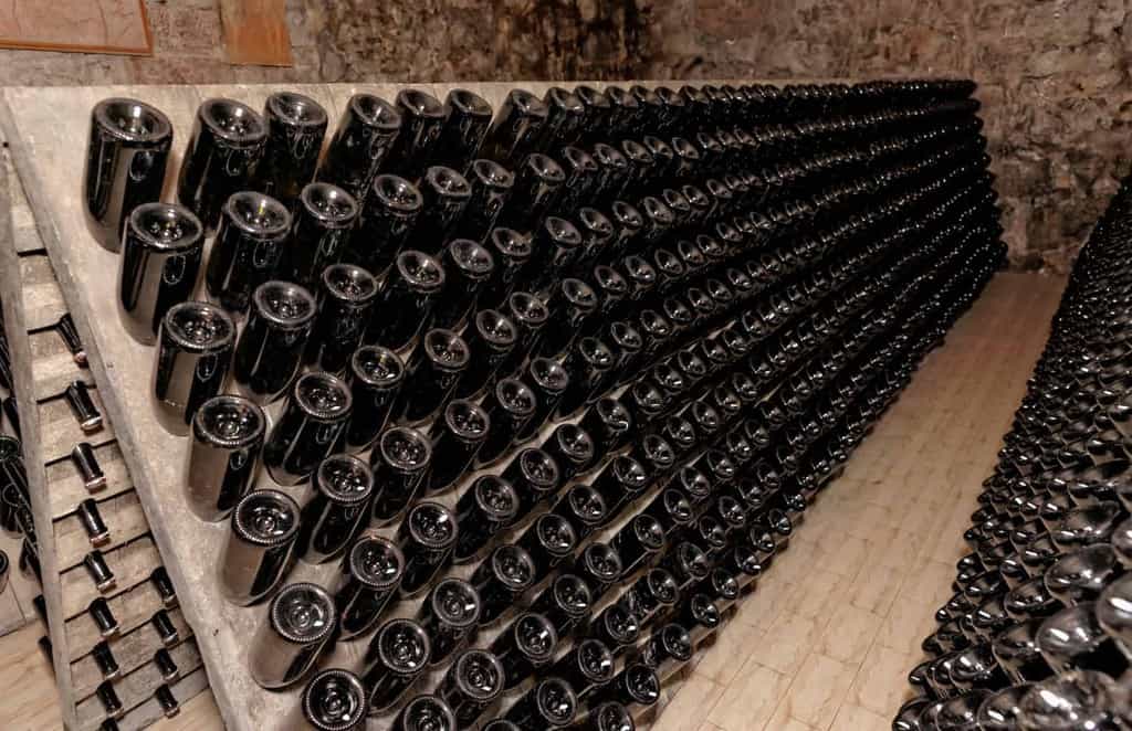 How is Champagne Made? Winetraveler's Guide to Champagne & Sparkling Wine | Winetraveler.com