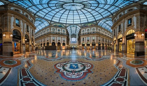 Turin Bull Galleria Vittorio Emanuele II in Milan, Italy