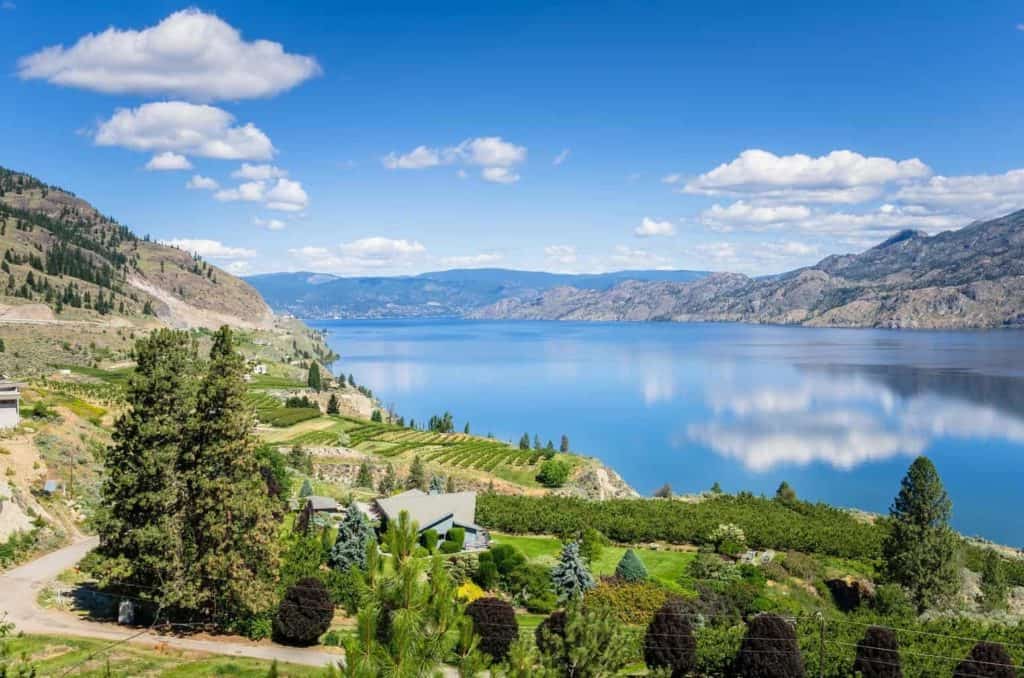 An Introduction to Canadian Wine Country - The Wine Regions of Canada - British Columbia (Okanagan) | Winetraveler.com