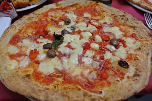 What To Do in Naples - Eat Pizza | Winetraveler.com