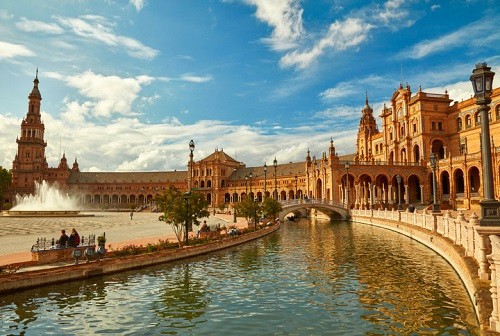 Best Historic and Beautiful Squares To Visit in Spain / Europe