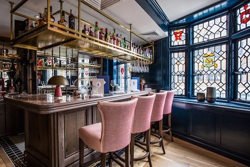 Find the Clarette Wine Bar between the Bond Street and Baker Street stations.