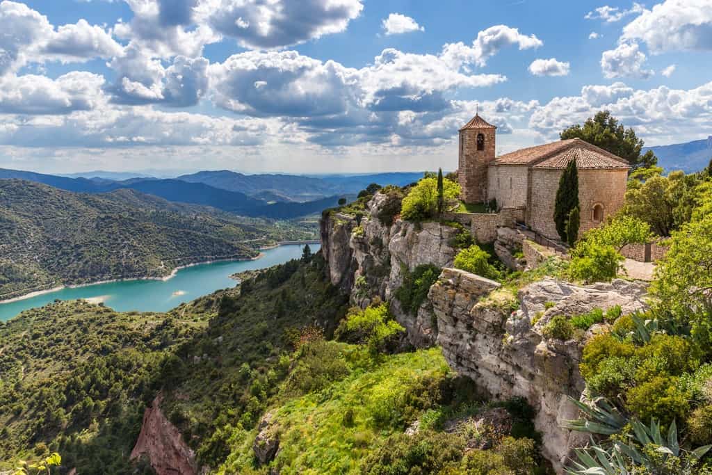 Where To Stay in Priorat Spain: Hotels, Winery Resorts & More • Winetraveler
