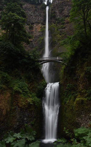 Multnomah Falls is a sight to be seen and the jewel of Oregon’s waterfalls.