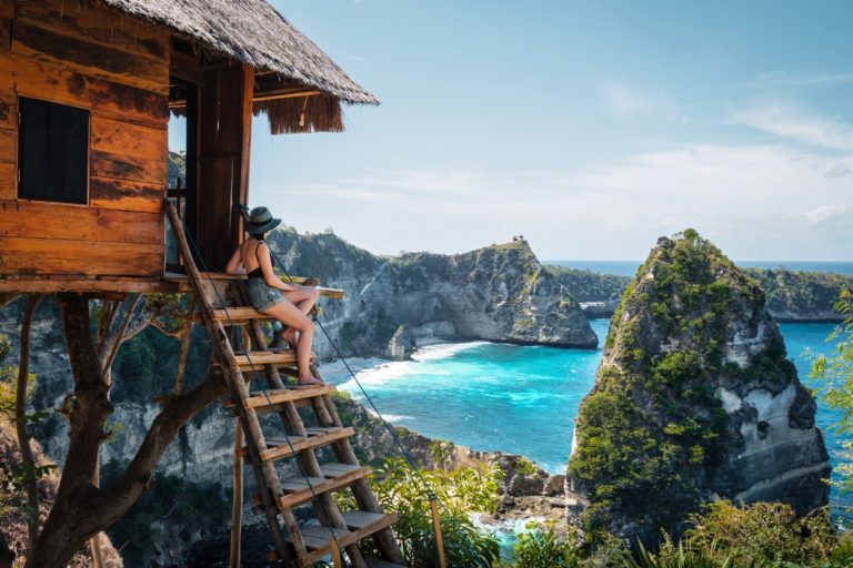 Should You Stay at an Airbnb or a Hotel? Key Factors to Consider