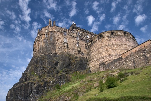 Must visit places in the UK: Edinburgh