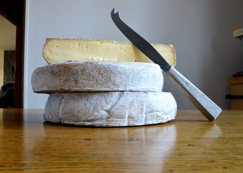 Saint Nectaire French Cheese