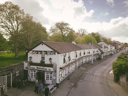 The Hole in the Wall - Dublin's Longest Pub in Ireland