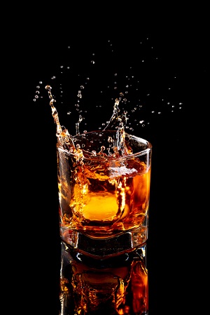 Picture of Tennessee whiskey with an ice cube