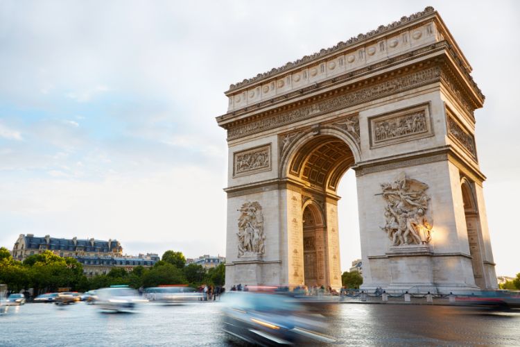 Best things to do in Paris - Arc de Triomphe