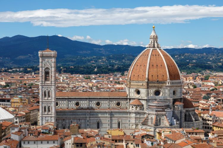 Seeing the The Basilica di Santa Maria del Fiore (Basilica of Saint Mary of the Flower) is a top thing to do in Florence Italy