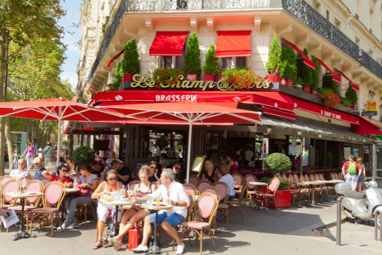 Best places and dining in Paris "Face Out" is an essential thing to do