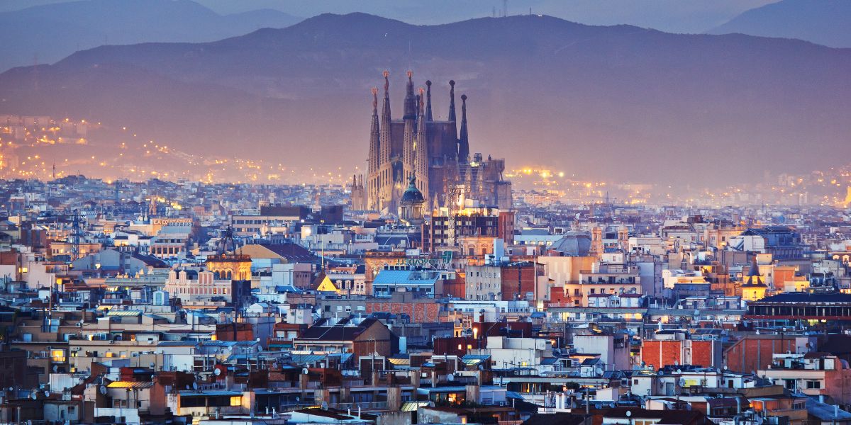 Travel Guides for Visiting Barcelona
