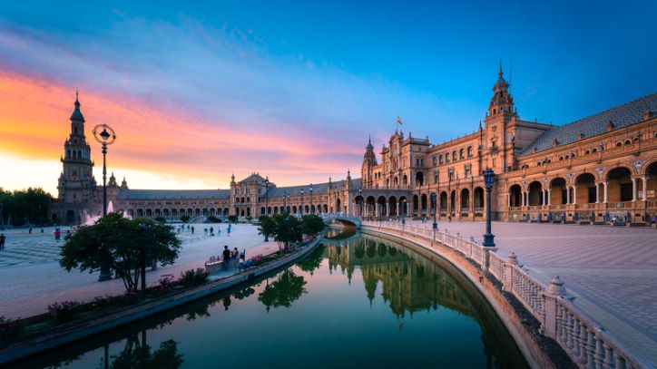 Sunset at Plaza de España in Seville, best things to do