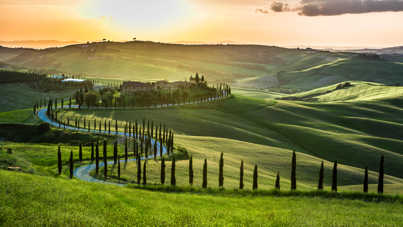 Beautiful view of the Tuscan wine region landscape 