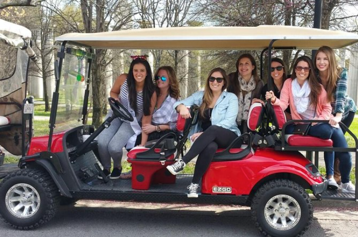 Nashville tour on a golf cart