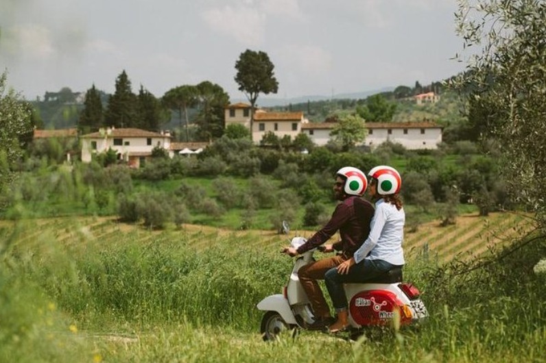 Tuscany vespa wine tour