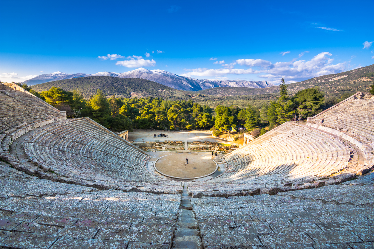 Best Greek Wineries in Peloponnese: Wine Tasting & Tours