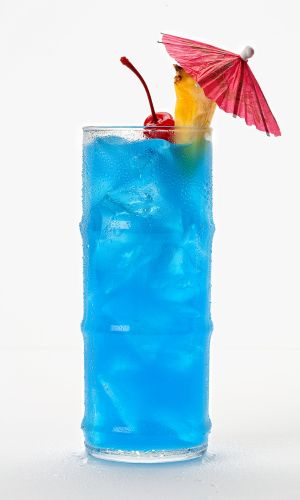 Blue Hawaiian Tropical Drink Recipe | Easy to Make Tropical Drinks