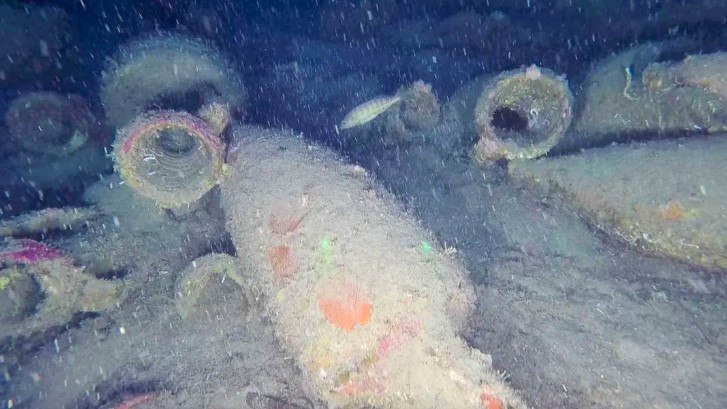 Shipwreck containing wine amphorae found off the coast of Sicily near Palermo