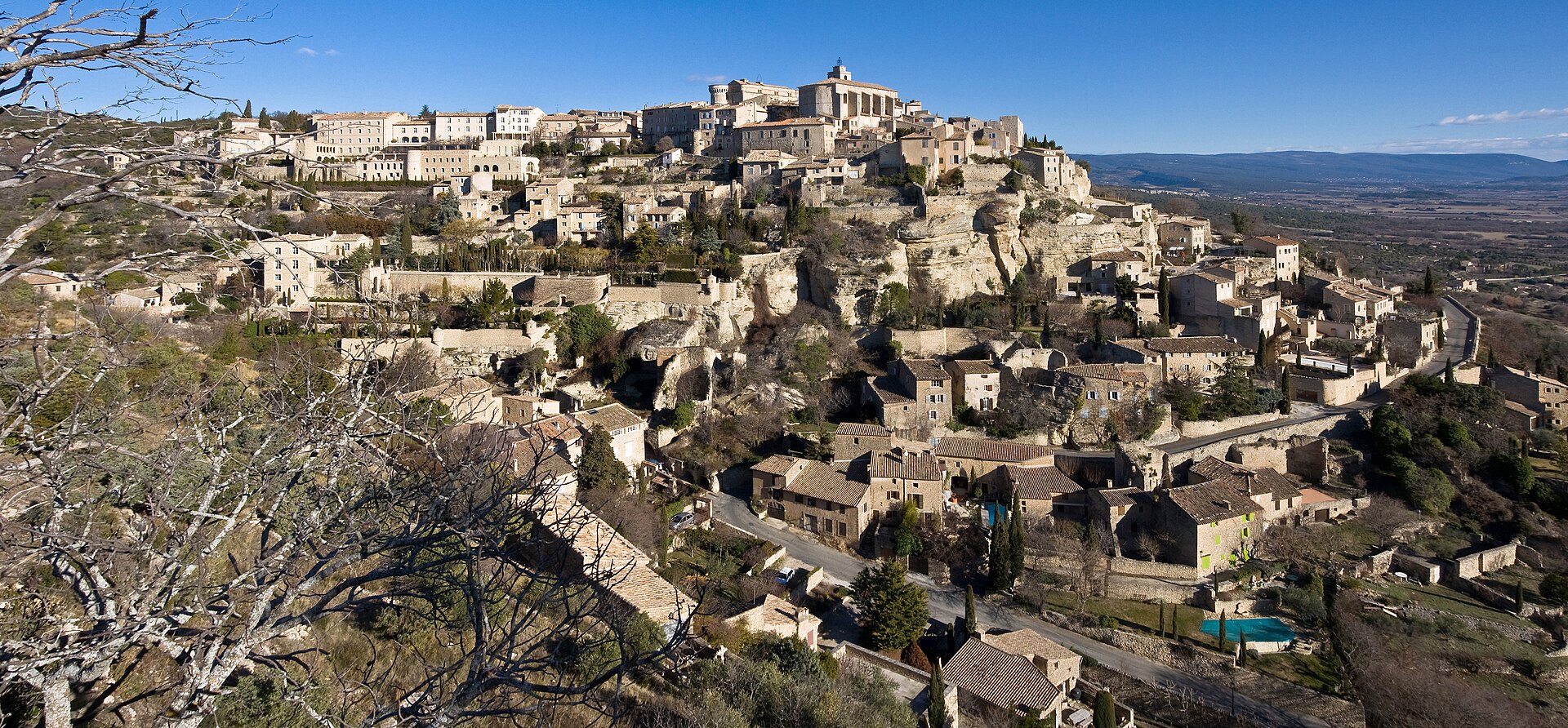 The hilltop village of Gordes in the Luberon, Provence
